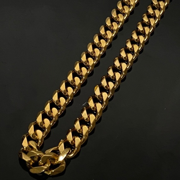 Miami Chain Link Gold Necklace - Stainless Steel - Picture 9 of 11